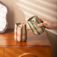 Mug en céramique créatif minimaliste à rayures peintes à la main, style vintage effet four, tasse à café et à eau pour couple
