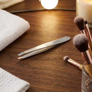 Pinzas para Cejas de Acero Inoxidable con Punta Inclinada, Ligeras, Ecológicas, Duraderas, Diseño Moderno para una Depilación Precisa - Product Image 2