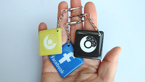 Étiquette RFID personnalisée N213 215 216 avec code QR, porte-clés en époxy, URL, réseaux sociaux, porte-clés, avis Google, carte de visite intelligente NFC - Product Image 2