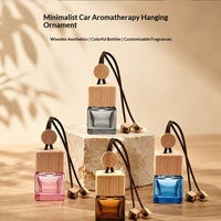 Parfum de voiture de luxe OEM personnalisé, écologique, flacon suspendu moderne, parfum longue durée, à placer sur le rétroviseur, design élégant