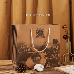 Ensemble cadeau moulin à café manuel et cafetière rétro de style premium, moulin à café manuel en bois classique, cafetière à piston - Product Image 3