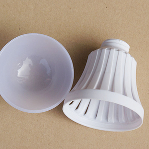 Cubierta de Plástico Blanca para Bombilla LED B10 con Diseño Acanalado y Difusor, Certificación Energy Star, Control Remoto, Regulable, Base E27 - Product Image 1