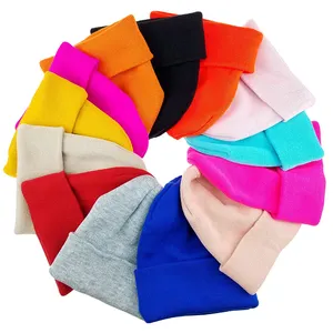 Meilleur Vente Pas Cher Plaine Hiver Acrylique Toque Chaleureusement Tricot Occasionnel Personnalisé Manchette Solide Chapeau Bonnet En Gros