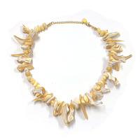 Vente en gros collier ras du cou géométrique de luxe en coquillages multicouches perles imperméables collier de perles de coquillages naturels de luxe pour femmes