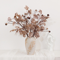 Décoration d'automne directement de l'usine : Branche artificielle rustique en faux chêne avec chêne-grenon et grosses baies pour arrangements floraux de mariage