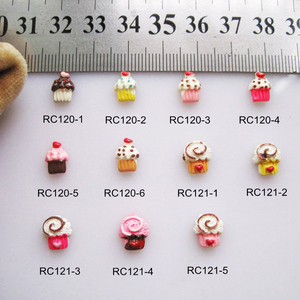 Venta al por mayor 30 unids/bolsa colorido 3D Nail Art Charms accesorios de <span class=keywords><strong>manicura</strong></span> resina postre decoraciones hechas de plástico - Product Image 5