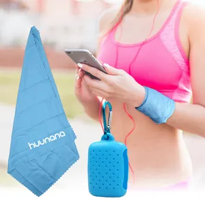 98% UV Blocking Super Absorb Mini Microfiber Quick Dry Gym Towel with Silicone Pouch