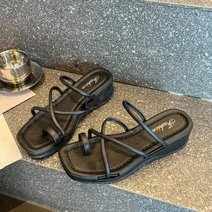 Pantuflas de invierno personalizadas al por mayor, pantuflas de felpa para interiores, pantuflas suaves para el hogar, pantuflas de lana de color liso. - Product Image 6