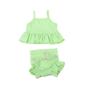 ชุดเสื้อผ้าเด็กแรกเกิดหญิงแบบถักลายนูนปรับแต่งได้ ชุดเสื้อสายเดี่ยวและกางเกงขาสั้นผ้าริบเนื้อแน่นสำหรับฤดูร้อน ไซส์พลัส - Product Image 4