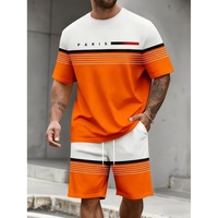 T-shirts pour hommes : Ensemble de t-shirts pour hommes : Ensemble deux pièces d'été en polyester avec t-shirt à manches courtes imprimé lettres et short