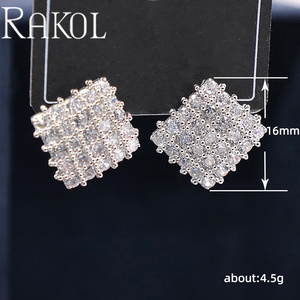 RAKOL ZPE1876 Rombo geométrico avanzado Nueva moda Arreglo cruzado Pendientes de circón completo - Product Image 5