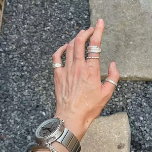 Anello in Argento Sterling S925 Stile Ins con Texture Martellata Artigianale, Design alla Moda Punk per Uomini e Donne - Product Image 4