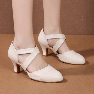 Zapatos de Baile Latino Cómodos para Mujer, Zapatos de Salsa de PU con Tacón Bajo de 3.5 cm, Sandalias de Baile de Salón, Jazz, <span class=keywords><strong>Tango</strong></span>, Cha Cha con Tiras Cruzadas en <span class=keywords><strong>el</strong></span> Tobillo - Product Image 3