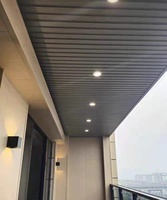 Paneles de Pared Modernos con Diseño Acanalado, Material WPC para Techo con Patrón Geométrico, Función Impermeable, Antiestática y Resistente a la Humedad