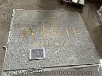 Mosaïque en marbre blanc Arabescato de haute qualité avec incrustation en laiton, design parquet, pour revêtement mural intérieur et graphisme.