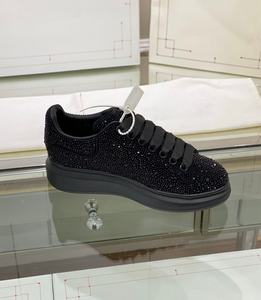Chaussures de sport décontractées à semelle épaisse avec strass personnalisés de la marque 2026 - Tendance et luxueuses avec fonction de rehaussement - Product Image 4