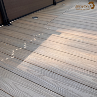 Planches de terrasse extérieures Revêtement de sol d'ingénierie sans couture Revêtement de terrasse composite en bois et plastique Wpc Decking