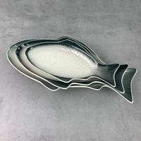 Assiettes en céramique ovales modernes vertes effet four, moulées sur mesure, irrégulières, pour la vente en gros aux acheteurs d'hôtels et de restaurants