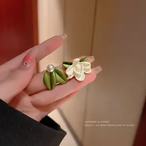 Anting-Anting Korea Mutiara Desain Bunga dan Daun Putih 925 Sterling Silver Stud Earrings Wanita