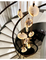 Lustre en cuivre massif en albâtre espagnol, style luxe léger transfrontalier, pour escalier de villa duplex