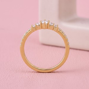 Bague élégante en or avec diamant de laboratoire taille brillant rond courbé pour femme, bijoux fins, mariage, anniversaire, créateur - Product Image 4