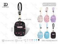 Monedero con diseño de fresa, mini, con correa desmontable, cierre de cremallera, amuleto para mochila, unisex - Product Image 3