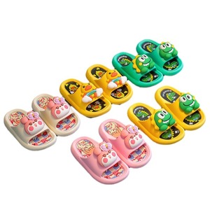 Nouveau printemps et été enfants pantoufles pour garçons et filles 3D dessin animé bébé maison salle de bain antidérapant pantoufles à fond souple - Product Image 1