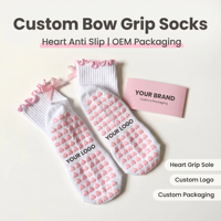 Chaussettes de yoga antidérapantes en silicone à motif cœur avec nœud volanté mignon pour le Pilates, pour femmes, avec emballage personnalisé