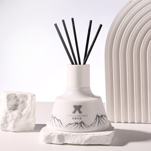 Xueliyanxiang Aroma Diffuser 120ml Battery Operated Tabletop Decorative Mountain Design - Product Image 3