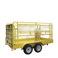 Remorque à double essieu pour bétail / Avec cage et rampe pour le transport d'animaux de ferme