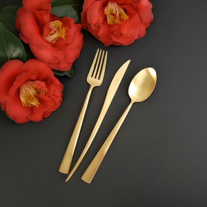 Ensemble de couverts en or de style classique fait à la main de luxe avec une qualité et des matériaux exceptionnels à des prix très bas - Product Image 1