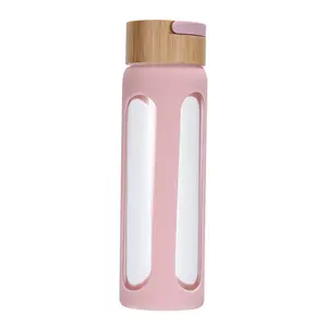 Natural Bamboo lid glass bottle with silicone sleeve heat resistant borosilicate glass sport bottle portable