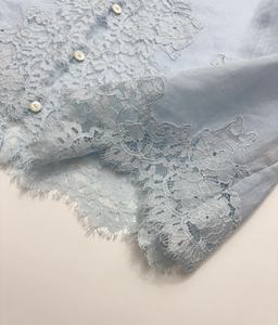 เสื้อเชิ้ตสไตล์วินเทจแต่งลายลูกไม้ลายฉลุแขนพัฟทำจากผ้าป่านสำหรับสุภาพสตรีคุณภาพสูง OEM ODM - Product Image 3