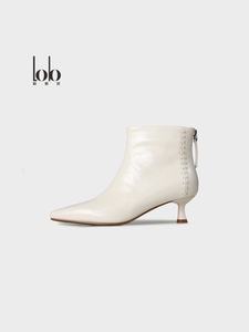 Роскошные женские классические модные ботильоны ручной работы из натуральной кожи с острым носком на тонком каблуке зимняя обувь для увеличения роста - Product Image 3