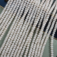 Perles d'eau douce naturelles plates filetées de 5,5 à 6 mm, sans noyau, perles pour bracelet DIY, environ 35 cm de long, environ 70 pièces