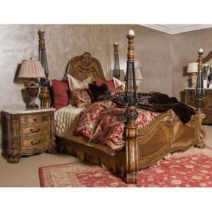 Ensemble de <span class=keywords><strong>chambre</strong></span> à coucher complet en <span class=keywords><strong>bois</strong></span> <span class=keywords><strong>massif</strong></span> sculpté, style campagne américaine antique, avec lit à baldaquin, coiffeuse et tables de chevet - Product Image 3