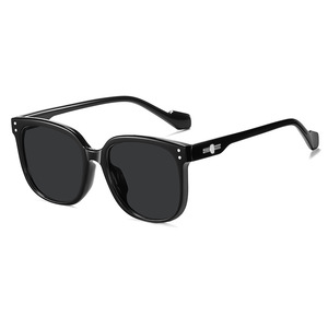 Lunettes de soleil élégantes pour femmes, monture en résine noire, protection UV400, pour la conduite, la pêche, la protection solaire, tenues à la mode - Product Image 4