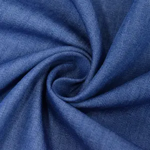 Заводская цена 65% хлопок 35% Тенсел 32S 4,5 унции окрашенная Мягкая джинсовая ткань для летнего платья