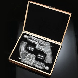 Set Personalizzato di <span class=keywords><strong>Bicchieri</strong></span> <span class=keywords><strong>da</strong></span> Whisky a Forma di Pistola 300ml con Decanter e 2 <span class=keywords><strong>Bicchieri</strong></span> in Confezione Regalo - Product Image 4