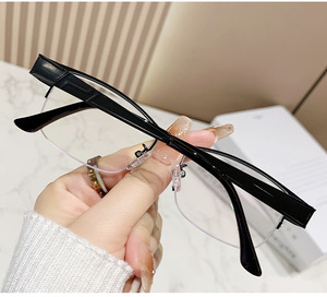 2025 Simple medio marco <span class=keywords><strong>arte</strong></span> decorativo gafas ópticas marcos de Metal cuadrados ordenador CAMBIO DE Color Anti luz azul gafas - Product Image 6