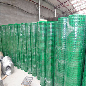 Grillage soudé en acier galvanisé recouvert de PVC vert, à mailles carrées, pour clôture de ferme, enclos à poulets et protection des plantes de jardin - Vente chaude - Product Image 4