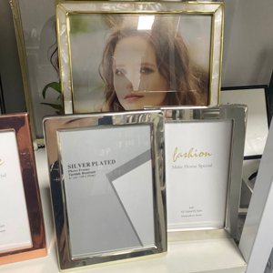 <span class=keywords><strong>Cadre</strong></span> photo personnalisé simple <span class=keywords><strong>miroir</strong></span> argenté <span class=keywords><strong>Cadre</strong></span> photo argenté de haute qualité en acier inoxydable - Product Image 1
