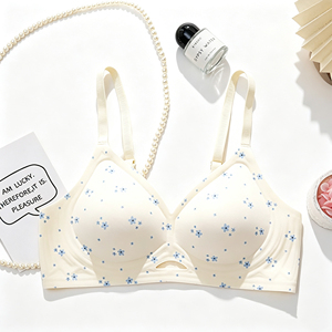 Bralette tissée d'une seule pièce avec une texture <span class=keywords><strong>ultra</strong></span> douce qui offre un confort ininterrompu du matin au soir - Product Image 3