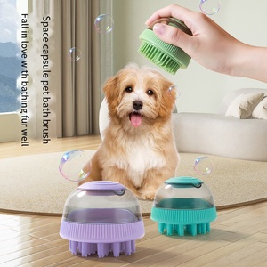 3-in-1 Umweltfreundliche Hundeduschbürste mit Praktischem Seifenspender für Hundepflege und Haarentfernung - Product Image 1