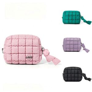 Bolsa de Maquillaje de Viaje Acolchada de Algodón Vintage con Cremallera y Patrón de Hilo, Linda Bolsa Tipo Puffer para Mujer - Product Image 1