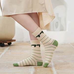 Chaussettes tubulaires en coton pour femmes, chaussettes à carreaux, Design de feuilles vertes, mode japonaise, pour adolescentes et filles, nouvelle collection automne - Product Image 6