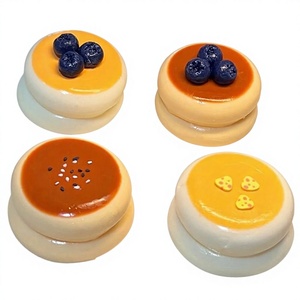 Juguete Antiestrés de Material PU con Forma de Pastel de Mousse de Fresa Imitación Soufflé - Product Image 1