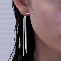 Boucles d'oreilles pendantes minimalistes en acier inoxydable en forme de lune avec longue pampille et barre courbée - Cadeau - Vente en gros
