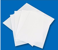 Pièces en plastique d'industrie de feuille perforée de PTFE fraisées par CNC résistantes à la chaleur pour la feuille de PTFE moulée par téflonnage à haute température