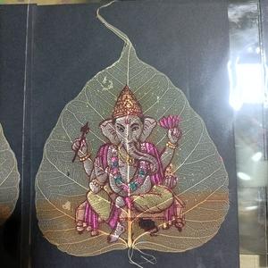 Peinture abstraite de feuilles sur toile avec un savoir-faire de haute qualité pour la décoration intérieure contemporaine et l'aménagement des espaces. - Product Image 1